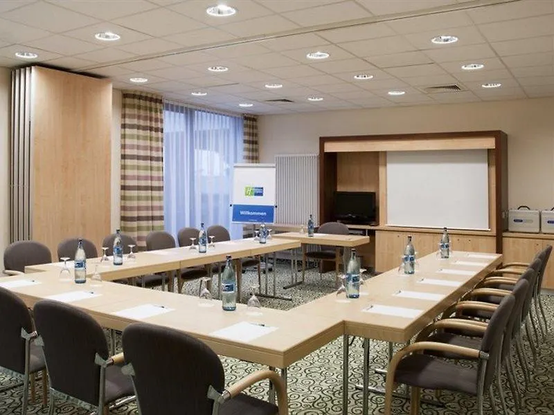 Holiday Inn Express Stuttgart Airport, An Ihg Hotel Leinfelden-Echterdingen