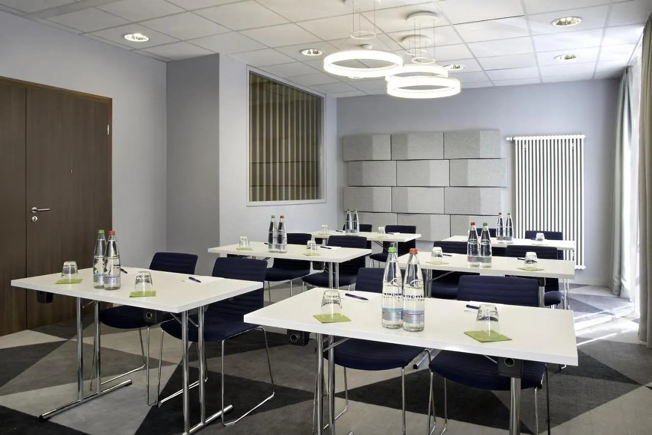 Holiday Inn Express Stuttgart Airport, An Ihg Hotel Leinfelden-Echterdingen
