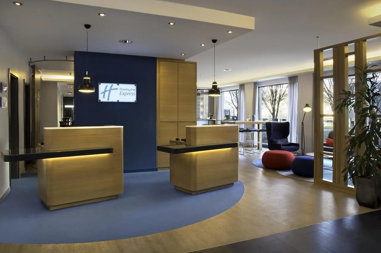Holiday Inn Express Stuttgart Airport, An Ihg Hotel Leinfelden-Echterdingen